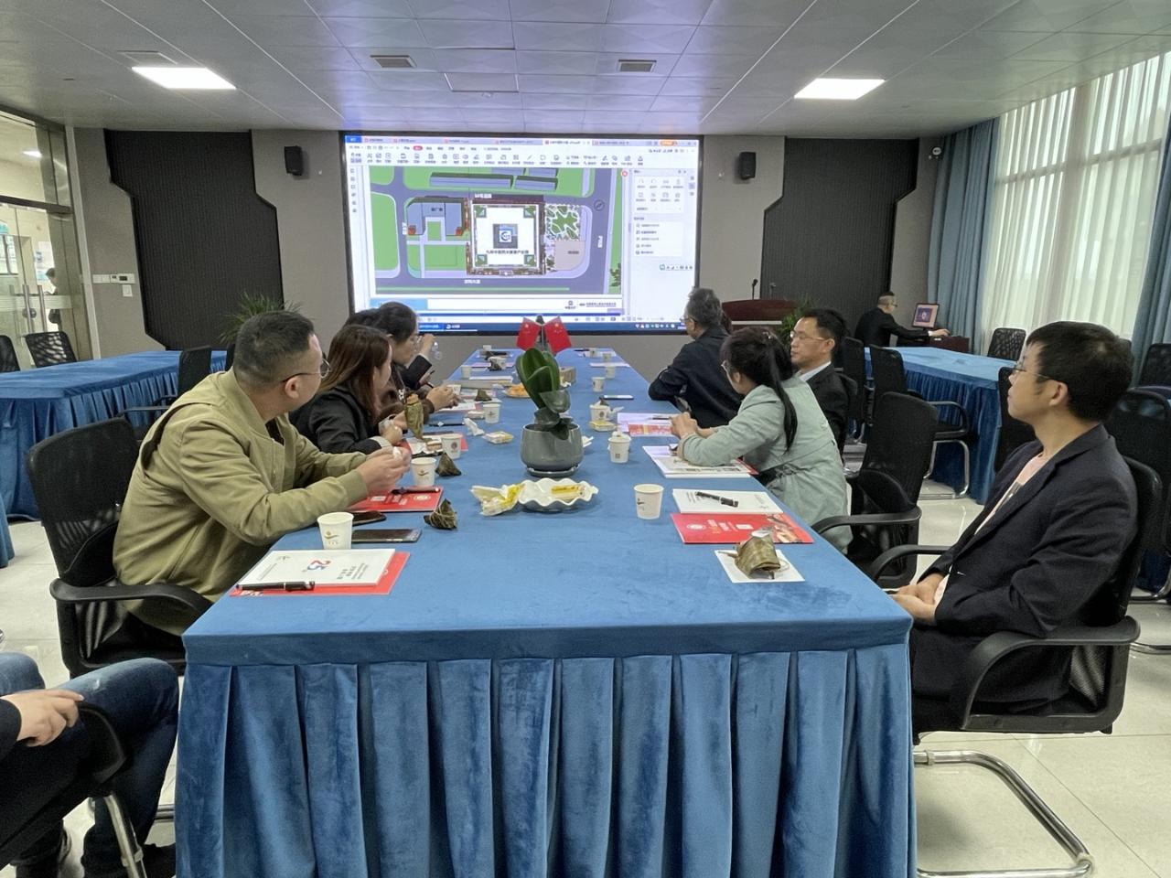 寶東農牧蒞臨邵陽紅促進會副會長單位天香生物園區(qū)交流洽談合作