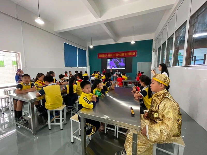 邵陽(yáng)市五里牌小學(xué)“民族團(tuán)結(jié)話中秋”活動(dòng)在玖味中醫(yī)藥膳研學(xué)實(shí)踐教育基地順利舉行