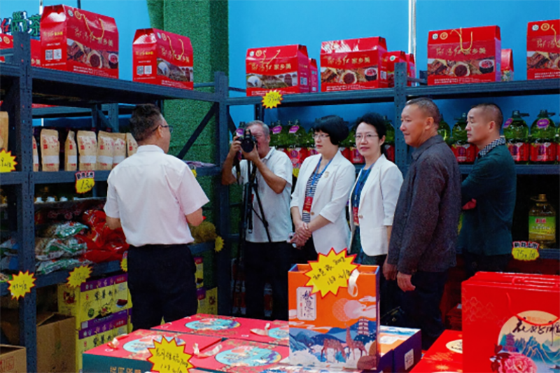 “邵陽紅”中醫(yī)藥膳科普教育研學基地在天香生物產(chǎn)業(yè)園啟動