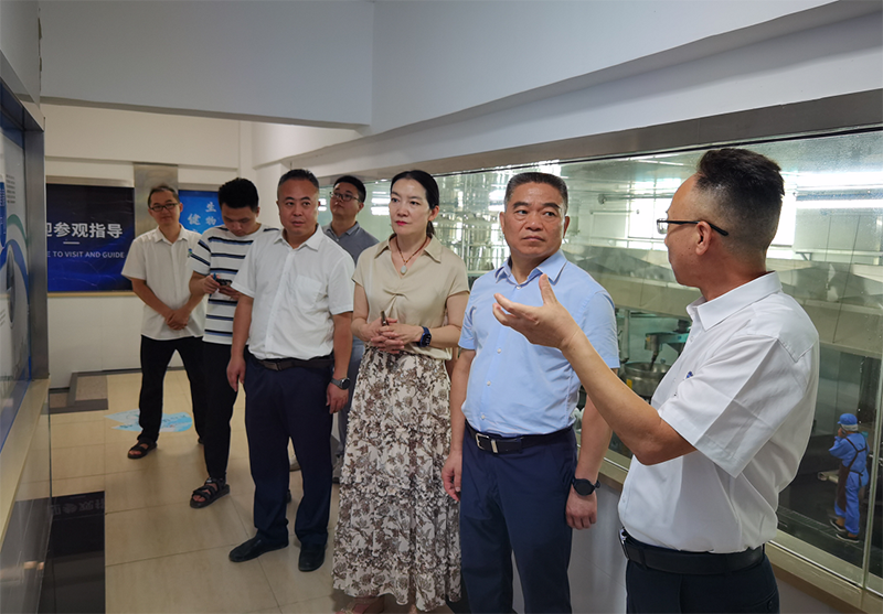 邵陽(yáng)市委常委、常務(wù)副市長(zhǎng)王永紅一行領(lǐng)導(dǎo)到邵陽(yáng)紅出貨倉(cāng)-天香生物產(chǎn)業(yè)園考察指導(dǎo)