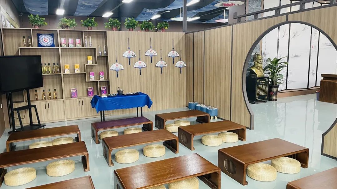 種下梧桐樹(shù)，引得鳳凰來(lái)