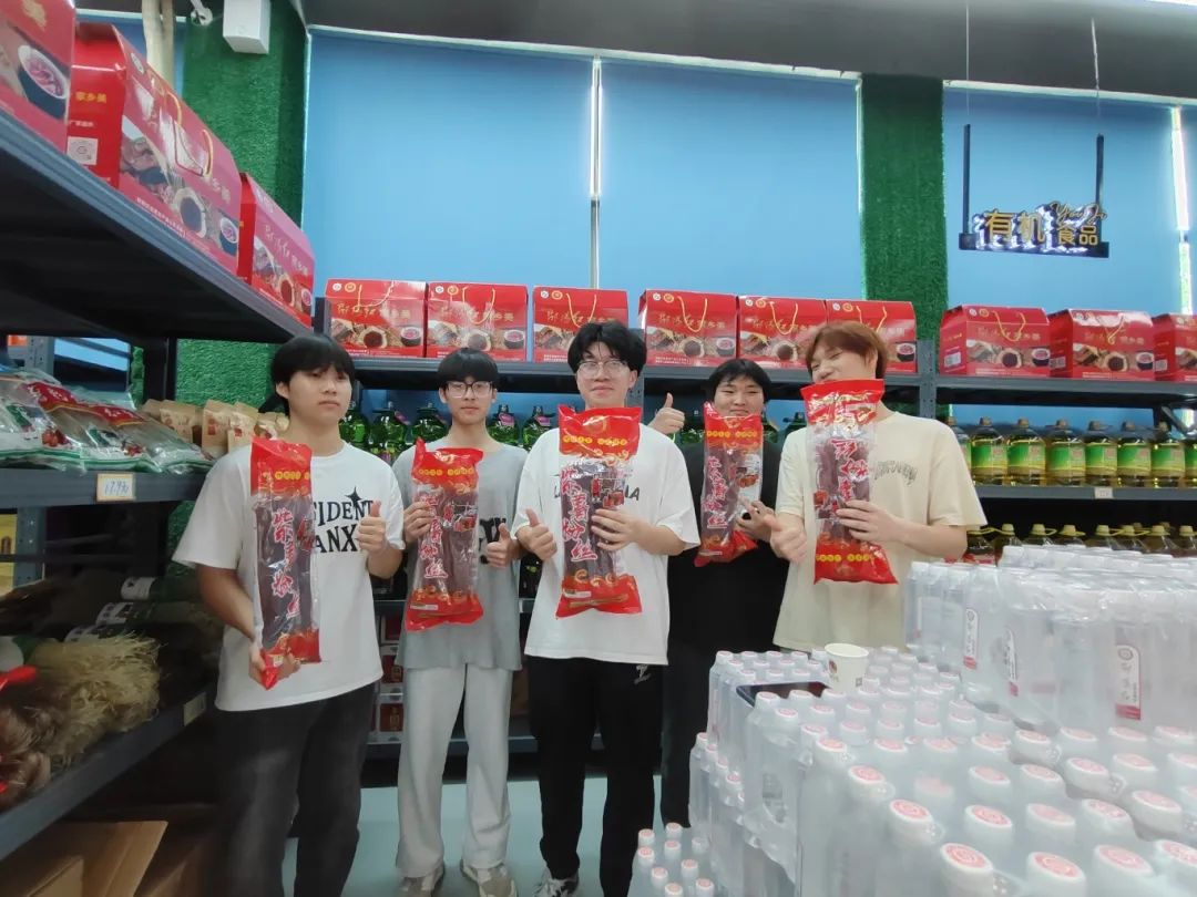 “校企牽手、雙向奔赴”邵陽200余名大學(xué)生走進(jìn)天香生物