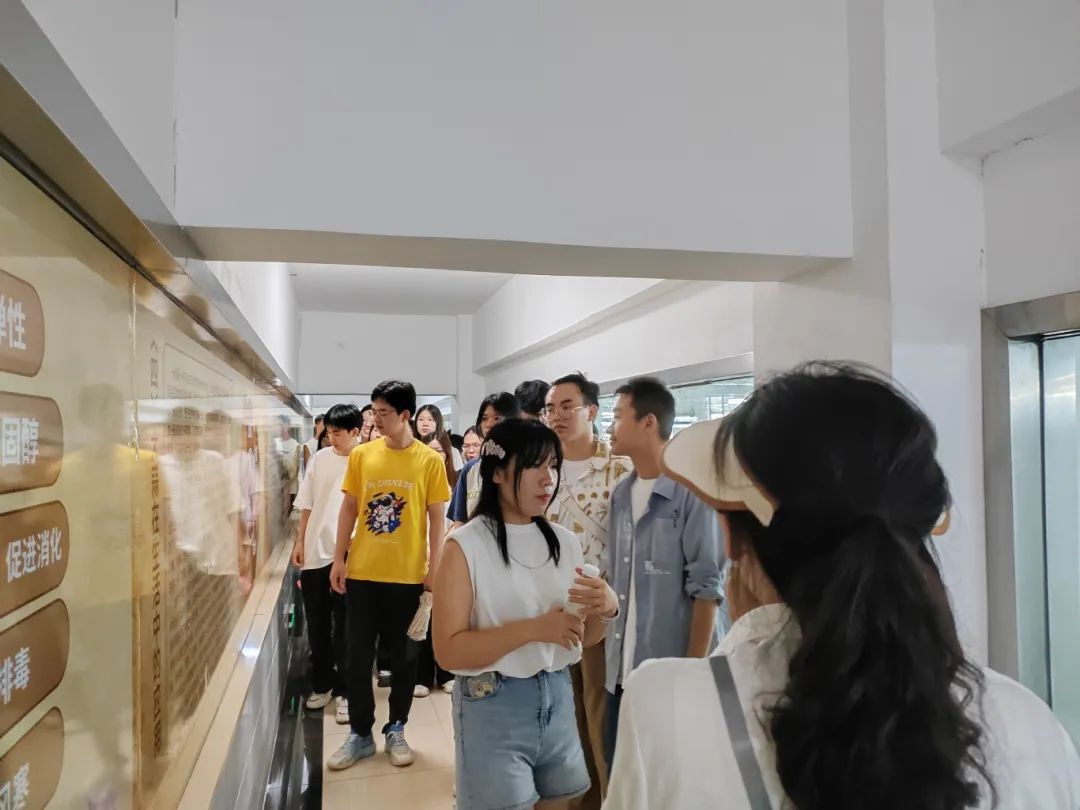 “校企牽手、雙向奔赴”邵陽200余名大學(xué)生走進(jìn)天香生物