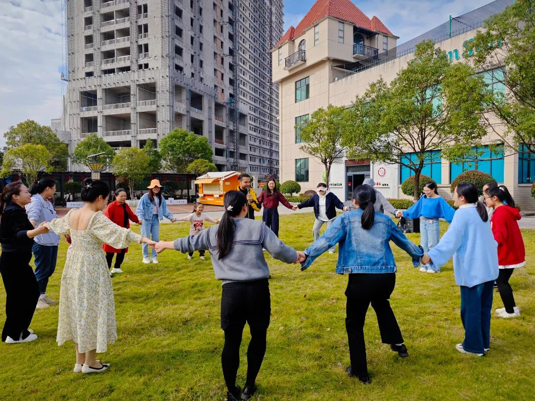 邵陽學(xué)院附屬第二醫(yī)院團建秋游拓展活動在天香生物紫色健康產(chǎn)業(yè)園盛大啟航