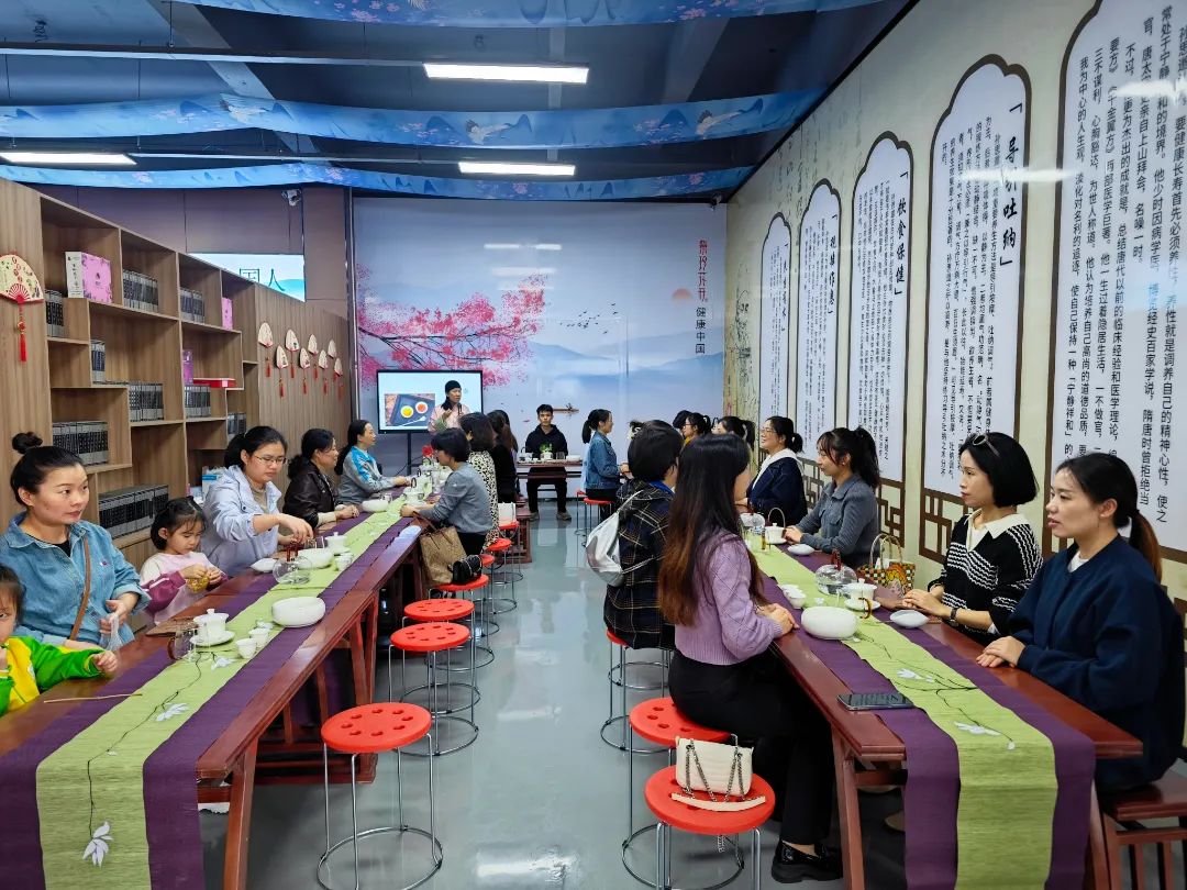 邵陽學(xué)院附屬第二醫(yī)院團建秋游拓展活動在天香生物紫色健康產(chǎn)業(yè)園盛大啟航