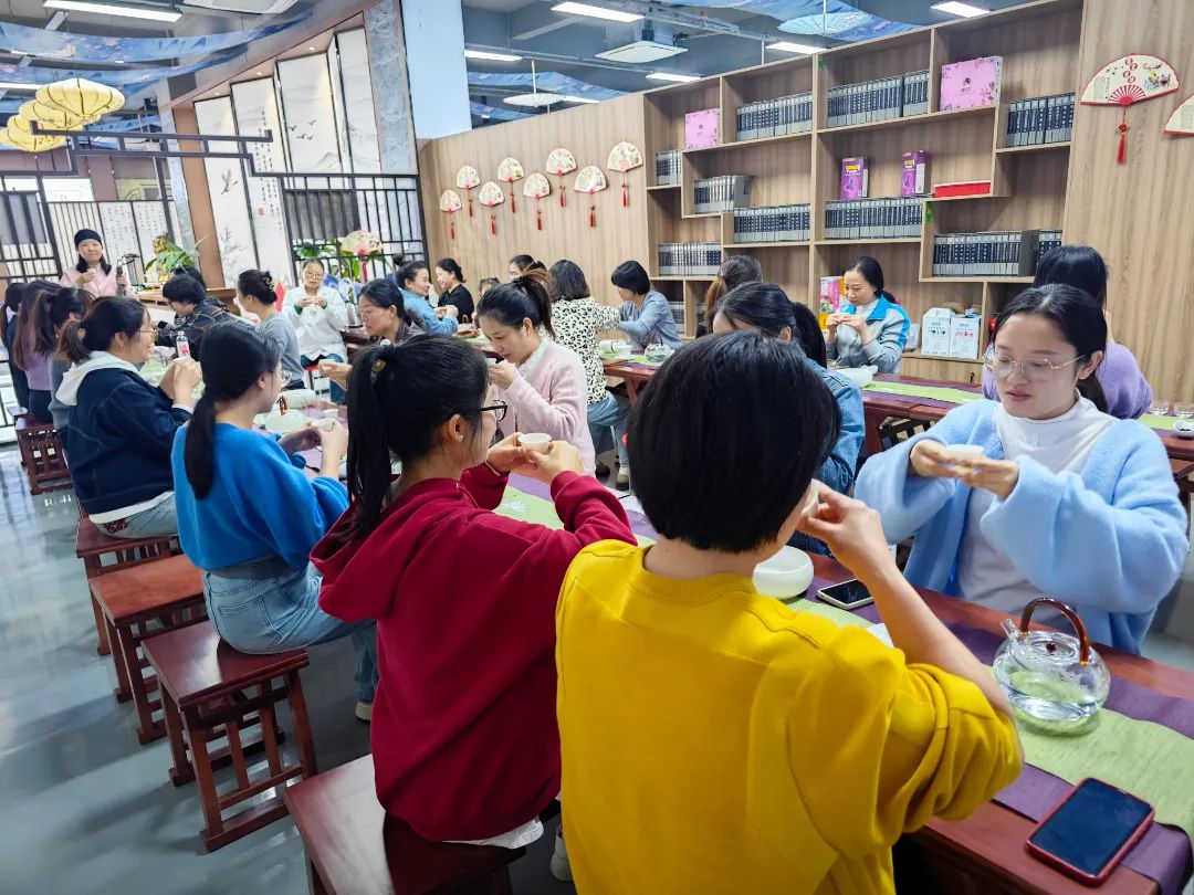 邵陽學(xué)院附屬第二醫(yī)院團建秋游拓展活動在天香生物紫色健康產(chǎn)業(yè)園盛大啟航