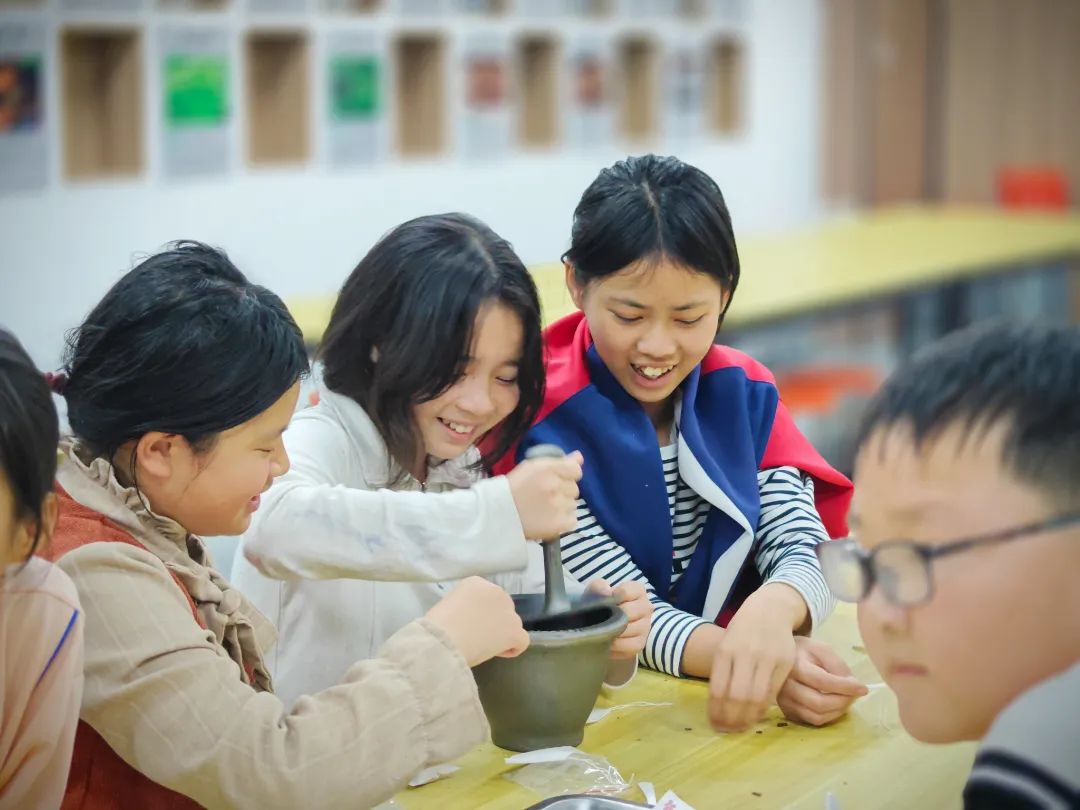 雙清區(qū)“愛(ài)心護(hù)航，助夢(mèng)成長(zhǎng)”