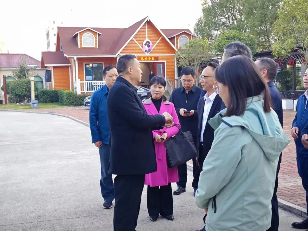 省政協(xié)主席毛萬(wàn)春一行領(lǐng)導(dǎo)蒞臨天香生物調(diào)研考察“中醫(yī)藥+科技創(chuàng)新+工業(yè)文旅”